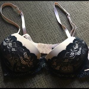 Marilyn Monroe bra